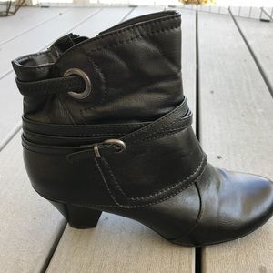 BearTraps ankle boots